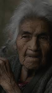 Linda, la mujer más anciana de su familia, nos enseña que se puede  envejecer dignamente y que ir despacio no significa detenerse., 🫀 “Yolik  (despacio)” de Epifanía Martínez Rosete está disponible en ...