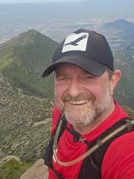 No hay mejor manera de partir un Domingo que conectándose con la  naturaleza. Ahi se siente toda la energia de la creación. Meditar en la  cumbre es un regalo inigualable. Hoy no