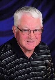 Douglas Dee's Instagram, Twitter & Facebook