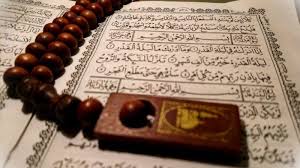 Al quran digital online surat al qadr bacaan arab, latin & terjemahan indonesia. Surat Al Qadr Lengkap Arab Latin Dan Artinya Tribun Jateng