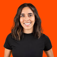 Courtney Knott's Instagram, Twitter & Facebook