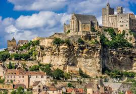 The dordogne and vezere valleys are world famous for the art of prehistoric man at lascaux dine in domme at l'esplanade, which has marvellous views. Dordogne Sarlat Und Perigord Noir Abenteuerwege Reisen