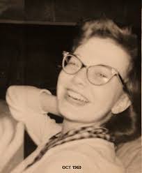 Lori Schnorr's Instagram, Twitter & Facebook