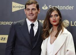 La gran confusión que se produjo antes de que iker casillas y sara carbonero confirmaran su ruptura mediante un comunicado en instagram podría tener un motivo: El Entorno De Iker Casillas Y Sara Carbonero Se Pronuncia Sobre Los Rumores De Crisis Chic