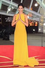 Deepika Padukone Evening Dress Deepika Padukone Was All About Simple Sophistication In A Mustard Evening D Prom Dresses Yellow Celebrity Dresses Nice Dresses