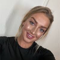 Kitty Wright's Instagram, Twitter & Facebook