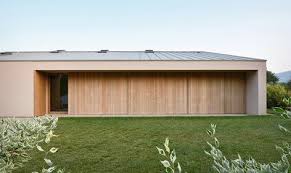 Casa Ad Un Piano Marco Baldassa Nel 2020 Architettura Moderna Facciata Casa Sull Albero