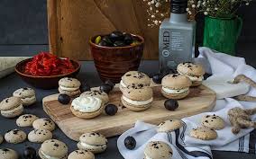 Macarons D Olives Noires Avec De L Huile D Olive Fume