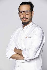 برنامج top chef هو برنامج يتنافس خلال 13 حلقة من البرنامج 15 شيف من أمهر طهاة العالم العربي من خلال تحدّياتٍ كثيرة ومتنوّعة إلى أن يتفوّق طاهٍ واحد على الآخرين ليكون أفضل شيف أو الـ top chef في الحلقة الأخيرة. Ø¨Ø§Ù„ØµÙˆØ± ØªØ¹Ø±ÙÙˆØ§ Ø¥Ù„Ù‰ Ù…Ø´ØªØ±ÙƒÙŠ Top Chef ÙˆÙ‡ÙƒØ°Ø§ ÙƒØ§Ù†Øª Ø§Ù†Ø·Ù„Ø§Ù‚Ø© Ø§Ù„Ø¨Ø±Ù†Ø§Ù…Ø¬ Ù…Ø¬Ù„Ø© Ø³ÙŠØ¯ØªÙŠ