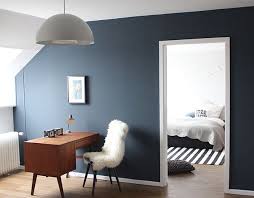 So Schaut Man Bei Uns Vom Gastezimmer Ins Schlafzimmer Zimmer Dunkelbraune Mobel Wohnzimmer Streichen Ideen