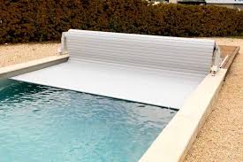 volet de piscine mobile deux types de moteur simple batterie integree a l axe le bloc moteur est equipe d u piscine hors sol piscine installation piscine