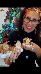 Velas Artesanales 🥥 Aromáticas Versión Navidad 🎄 #hechoamanoconamor  #souvenirs #hechoenrd 🇩🇴 #souvenirdominicano #giftideas  #artesaníadominicana #souvenirs #velasartesanales #velasdecorativas  #velasaromáticas #coconut #coco #artesaníaencoco