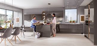 Lorraine from milton keynes 'lorraine from milton keynes talks to diy kitchens about her new innova altino light grey high gloss kitchen that she purchased from us.' Current Collection Nobilia Kuchen