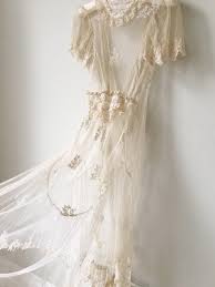 .12 anni abiti da sposa anni 40 e 50 abiti eleganti ragazza 20 anni abiti anni 30 vendita abiti da cocktail anni 50 abiti vintage anni 40 anni abiti bimba 10 anni abiti femminili anni 40 negozi abiti 18 anni roma moda abiti anni 40 immagini abiti anni 30 abiti premaman anni 70 abiti anni 40 50. Abiti Da Sposa Vintage I Piu Belli E Dove Trovarli In Crescita Amazon Gomoda