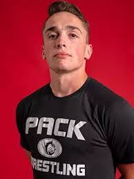 Robyn Pullin's Instagram, Twitter & Facebook