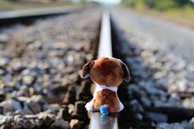 Orang yang bermimpi kena gantung iaitu lehernya dijerut dengan tali dsb.nya dan kaki tak memijak bumi. Inilah Arti Mimpi Gantung Diri Sendiri Ibnu Sirin
