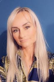 Zoe Dickson's Instagram, Twitter & Facebook