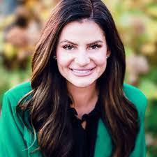 Karen Eisner's Instagram, Twitter & Facebook