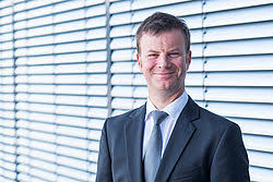 Ich persönlich mag ja veränderungen, auch wenn ich mir vorstellen kann, dass diese schon schmerzhaft ist. Convenience Und Service Sind Das Oberste Gebot Interview Mit Ifh Geschaftsfuhrer Dr Kai Hudetz Ifh Koln