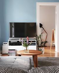 Eine Unserer Wandfarben Favoriten Ist Dieses Jahr Ganz Klar Taubenblau Radau Im Altbau Zeigt Uns Schon Mal Wie Schon Die Farb Wohnzimmerfarbe Haus Deko Wohnen