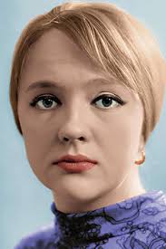 Её отцом был знаменитый архитектор и профессор георгий градов, а мать, раиса градова, играла в театре. Ekaterina Gradova Biografiya Filmografiya Fotografii Aktrisy