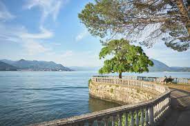 Several of these villas welcome visitors with open arms, proving chic and comfortable places to spend the night and enjoy your vacation. Stresa Und Der Mottarone Baveno Mit Dem Monte Camoscio Und Domodossola Little Discoveries