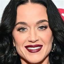 Ginger Hendricks's Instagram, Twitter & Facebook