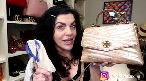 Hot promotions in top handle satchel on aliexpress if you're still in two minds about top handle satchel and are thinking about choosing a similar product, aliexpress is a great place to compare prices and sellers. Tory Burch Kira Bag Review First Impressions And What Fit S Inside Youtube