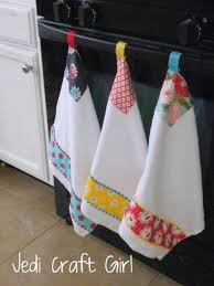 No matter the design, linens like kitchen towels and dish towels help prepare you for cooking projects of all kinds. 6 Free Tutorials To Keep Your Kitchen Towels Off The Floor Towel Crafts Sewing Gifts Diy Sewing