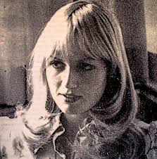 In December 1975, Lisa Peak helps authorities bring down John Carmody, the  head of a sex trafficking extortion ring. By September 1976, Lisa, now 19  years old, is starting to move on