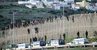 É uma das menores fronteiras internacionais do mundo, e rodeia três plazas de soberanía, possessões espanholas no norte de áfrica: Emigracao Espanha Continua A Ocupar Ceuta E Melilla