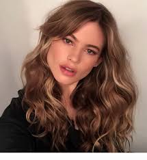 This hairdo melts light brown into a blonde base to create a flawless color melt design. Light Brown Hair Blonde Highlights Coolladies Net