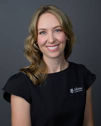 It's Member Monday today so please meet Paris Cox! Paris works for Kearny  Real Estate Company and currently serves as vice-chair