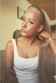 Utkast: Skandinaviska Smink- och OOTD-Trender