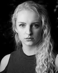 Leah Burrows's Instagram, Twitter & Facebook