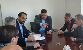 Ο υπουργός υγείας, βασίλης κικίλιας, εκτίμησε ότι τον ιούνιο θα αρχίσουν να εμβολιάζονται οι υγιείς σαραντάρηδες, εάν «τηρηθούν οι παραδόσεις του β' τριμήνου». Sta Grafeia Ths Perifereias Sthn Patra O Basilhs Kikilias Ta Nea Ths Aitwloakarnanias