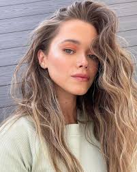 Valeria Lipovetsky added a new photo.