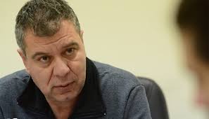 Οι κωλοτούμπες του άρη χατζηκομνηνού μόλις τον αντικατέστησε ο κώστας μουτζούρης !!! Me Neo D S O Syllogos Tyroparagwgwn Lesboy Lhmnoy Dairy News