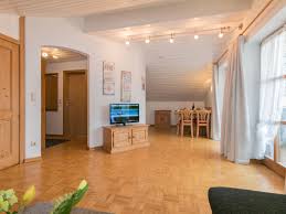 Traunstein (kreis), am rathausplatz, 5 zi., 101,3 qm, kalt 506,5 euro, warm 748,95 euro, nk 242,45 euro. Ferienwohnung Bergflocke Im Haus Sonnenrose Reit Im Winkl Firma Sasse Gbr Herr Wolfgang Sasse