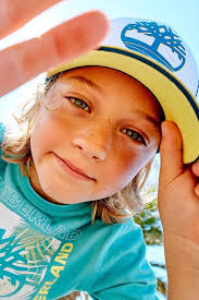 Abbigliamento, scarpe e accessori alla moda. Scoprili su pietroleone.it