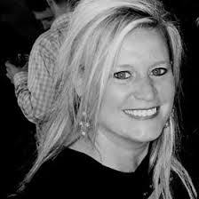 Paula Feterl's Instagram, Twitter & Facebook