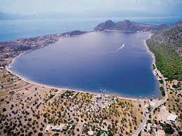 Ουδέτερο του αξιοθέατος, στην ονομαστική, την αιτιατική και την κλητική του πληθυντικού. Loytraki A3io8eata Katarraktes Faros Melagkabi Limnh Boyliagmenhs