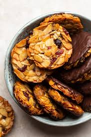 Bake the florentines for about 10 minutes, until the almonds are golden brown. Vegan Florentines Lazy Cat Kitchen