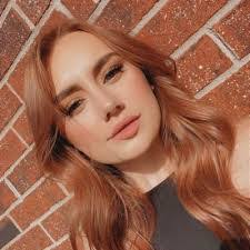 Nadia Ray's Instagram, Twitter & Facebook