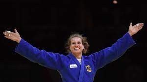 Wagner took silver at the grand slam in abu dhabi in 2016 and düsseldorf in 2019 and bronze in 2020. Judo Wm Anna Maria Wagner Holt Uberraschend Erstes Deutsches Gold Seit 28 Jahren Eurosport