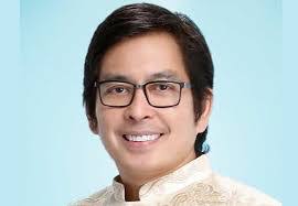 Dan Fernandez's Instagram, Twitter & Facebook