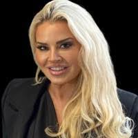 Claudine Hope's Instagram, Twitter & Facebook