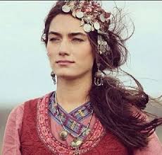Hande subaşı hayatı, hande subaşı biyografi, hande subaşı kaç yaşında, hande subaşı nereli. Hande Subasi Aykiz In Ertugrul Turkish Women Beautiful Turkish Beauty Stylish Girls Photos