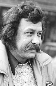 Två härliga killar i rallysporten var Harry "Sputnik" Källström och Claes  Billstam. Det var aldrig tråkigt när de båda herrarna var i farten och i  farten var de verkligen. Harry körde under