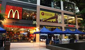 The gsc cinemas at gurney plaza, with 12 halls, is the second largest multiplex operated by golden screen cinemas in malaysia after the one at mid valley megamall in kuala lumpur with 18 halls. Gurney Plaza In Penang Penang Gurney Plaza Activities In Penang